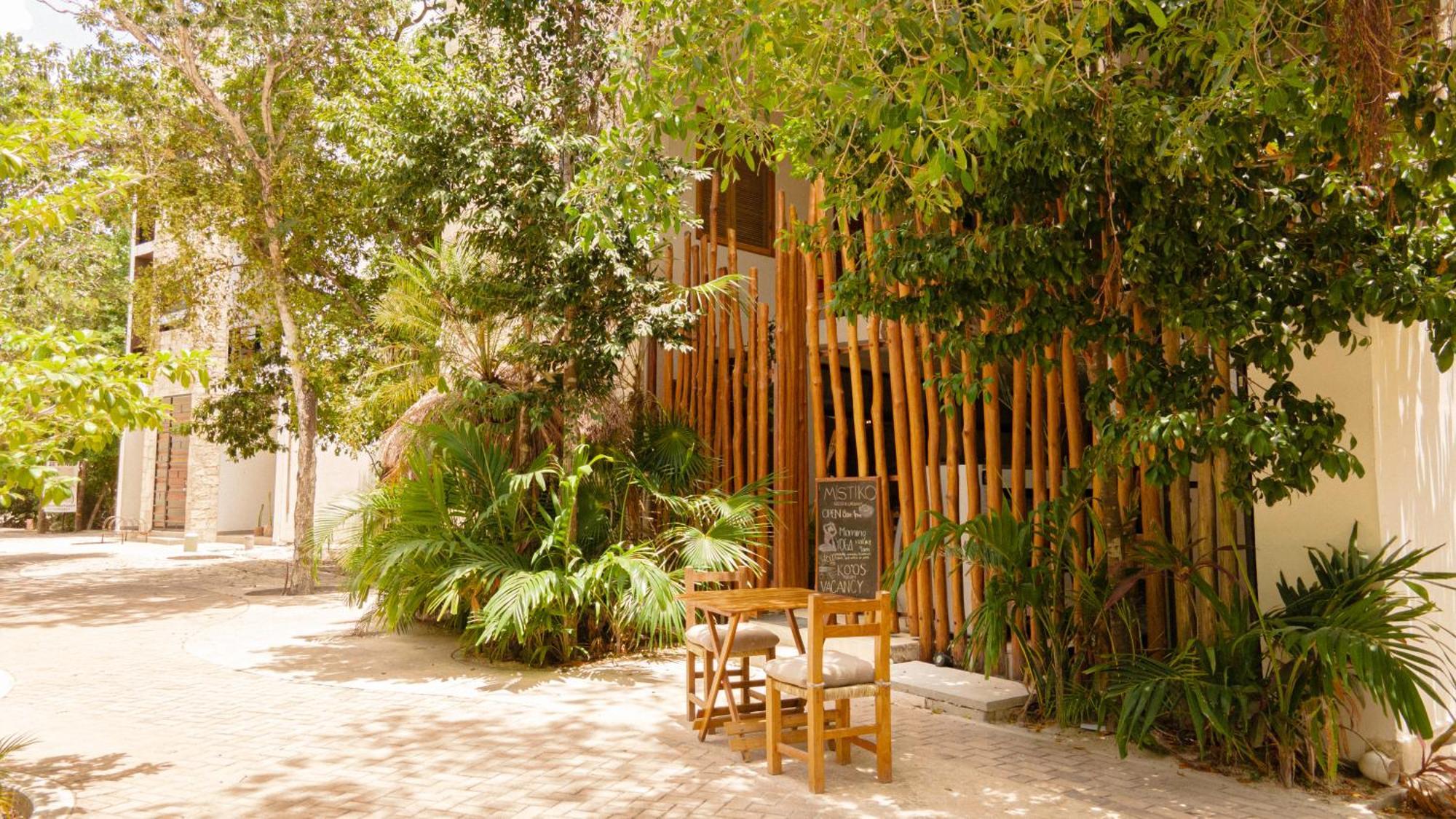 Koos Tulum Hotel Exterior photo